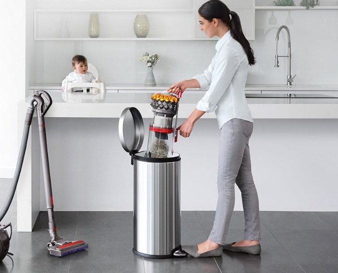 Podlahový vysavač Dyson Big Ball Multifloor 2 stříbrný Podlahový vysavač Dyson Big Ball Multifloor 2 stříbrný