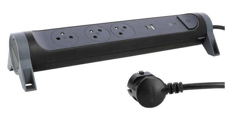 Přepěťová ochrana Legrand 3x zásuvka, USB, USB-C, 1,5m černá