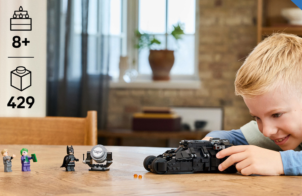 Stavebnice LEGO® DC Batman™ 76303 Batman™ Tumbler vs. Two-Face™ a Joker™ Stavebnice z 429 dílků je určena dětem od 8 let a aplikace LEGO Builder jim usnadní stavění ve 3D.