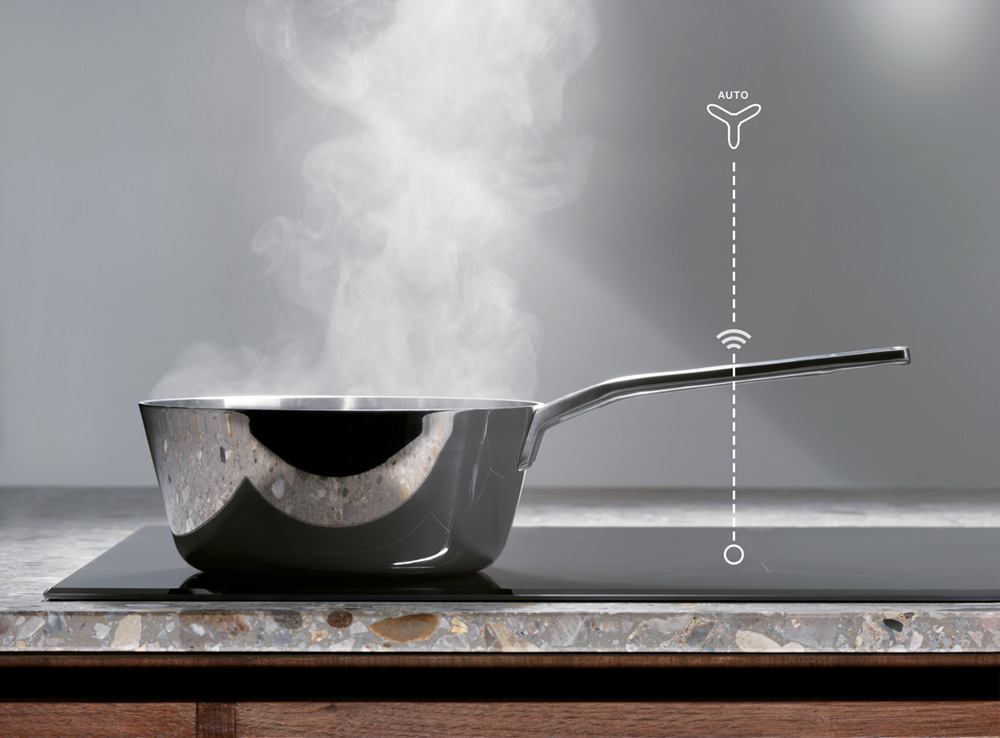 Indukční varná deska Electrolux EIS6134 černá
