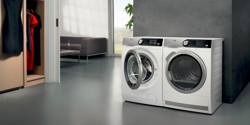 AEG AbsoluteCare 9000 LFR93946UC, bílá 