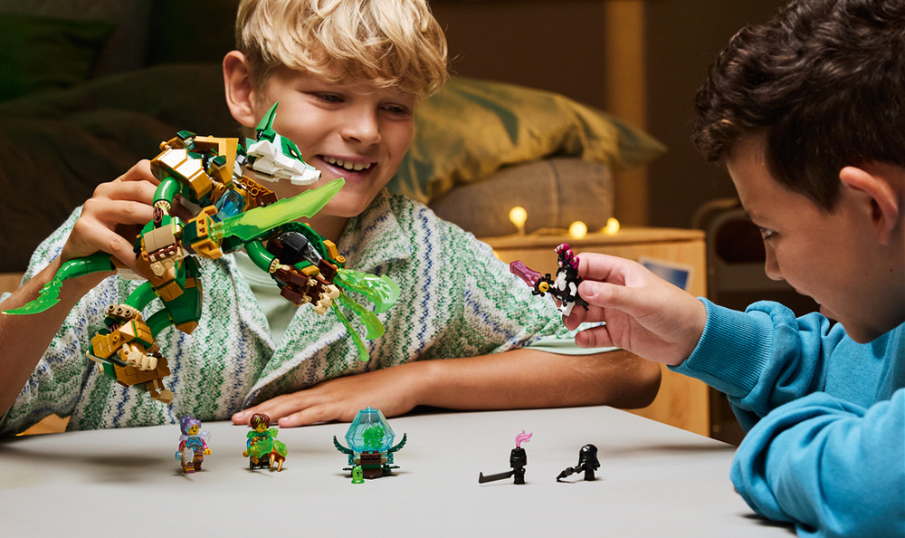 Stavebnice LEGO® DREAMZzz™ 71508 Liščí robotický strážce Robotického bojovníka lze proměnit ve čtyřnohého liščího strážce s křídly pro nová dobrodružství.