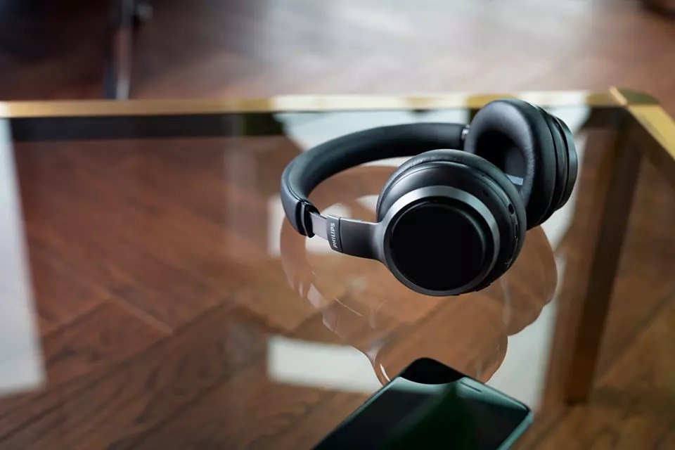 Sluchátka Philips TAH9505BK černá