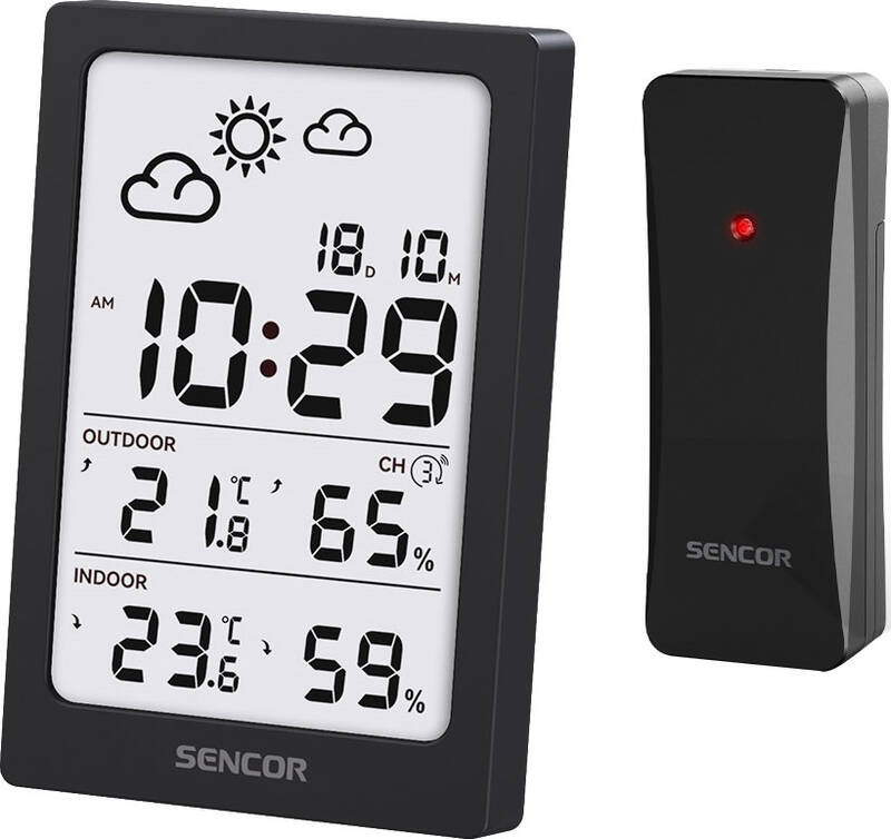 Detailní pohled z boku na černou meteostanici Sencor s vyklopeným stojánkem.