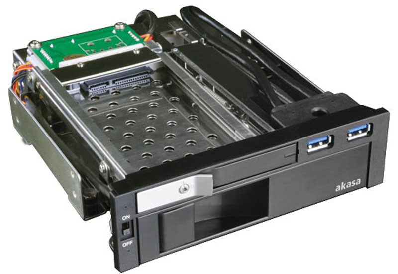 Interní dock pro 3,5" a 2,5" nosiče AKASA Lokstor M51 2.5" & 3.5" SATA HDD Dock in 5.25" PC Bay, USB 3.0 pass through, černá barva