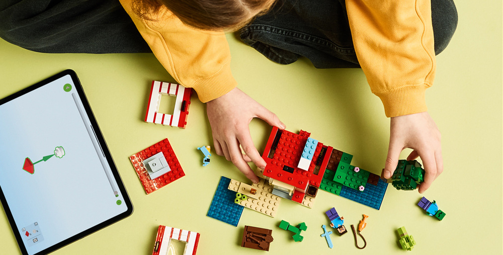 Stavebnice LEGO® Minecraft® 21275 TNT dům v džungli Stisknutím vypínače lze odpálit střechu a stěny domu, který potom můžete znovu sestavit a znovu odpálit.