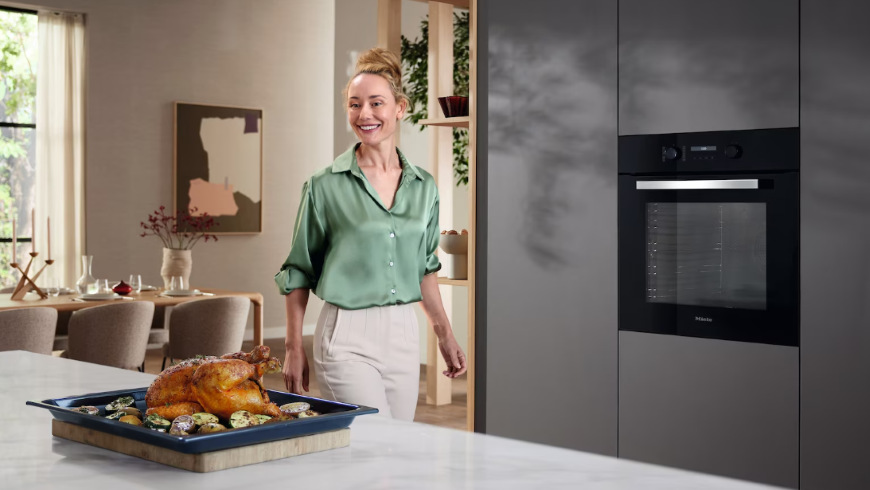 Trouba Miele H 2766-1 BP černá Trouba Miele H 2766-1 BP černá
