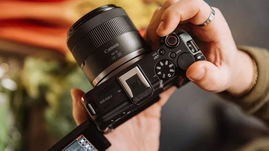 Digitální fotoaparát Canon EOS R50 V + RF-S 14-30mm F4-6.3 IS STM PZ černý Canon EOS R50 V, tělo