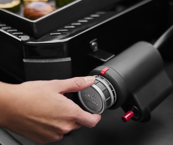 Gril zahradní plynový Weber SLATE GP Premium 43 cm černý Gril zahradní plynový Weber SLATE GP Premium 43 cm černý