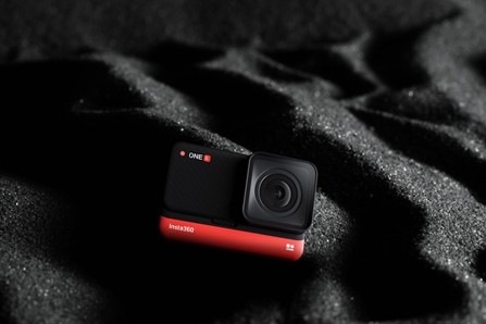 Outdoorová kamera Insta360 ONE R (Twin Edition) černá/červená Outdoorová kamera Insta360 ONE R (Twin Edition) černá/červená