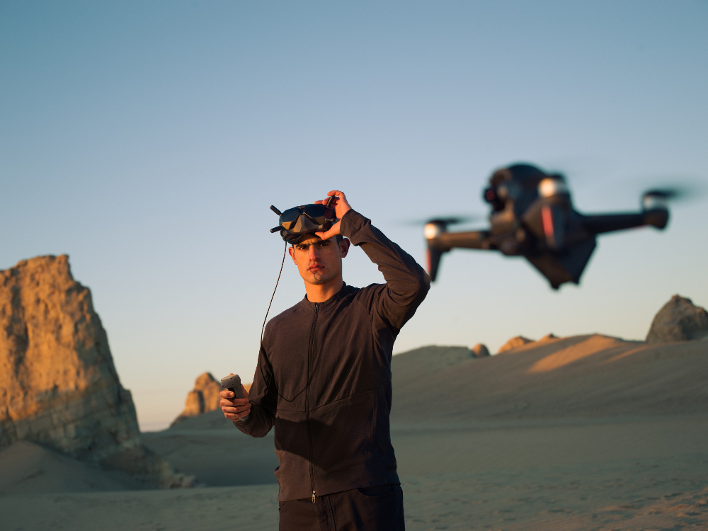 Dron DJI FPV (Universal Edition) šedý Dron DJI FPV (Universal Edition) šedý