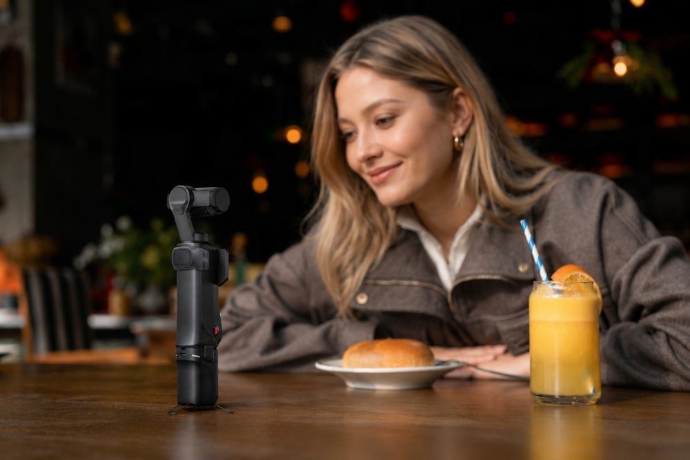 Outdoorová kamera Insta360 Luna Ultra Standard Bundle černá Insta360 Luna Ultra disponuje plnohodnotnou 3osou mechanickou stabilizací