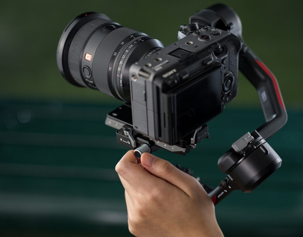 Stabilizátor DJI RS 4 černý Stabilizátor DJI RS 4 černý