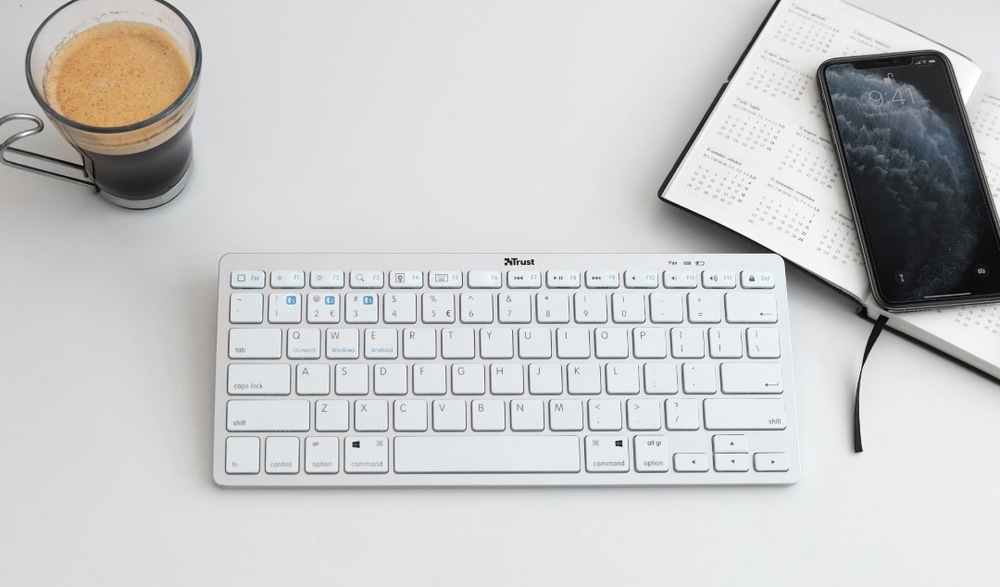 Klávesnice Trust Nado bluetooth bílá Klávesnice Trust Nado bluetooth bílá