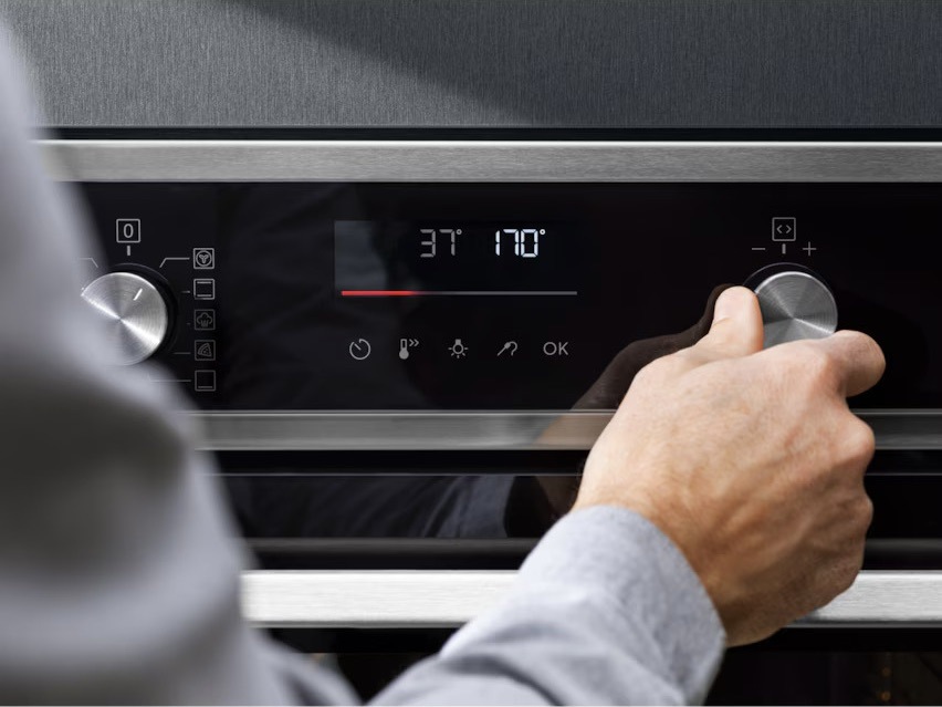 Trouba Electrolux série 500 EOFDP46BK černá Trouba Electrolux série 500 EOFDP46BK černá