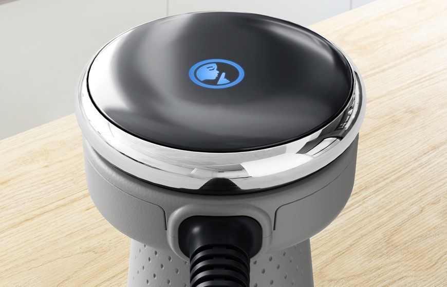 Ponorný mixér Tefal Quickchef+ HB672B30 2v1 šedý/nerez Detailní záběr na hlavu ponorného mixéru Tefal HB672B30 Quickchef+ 2v1, kde je graficky zobrazen tichý režim.