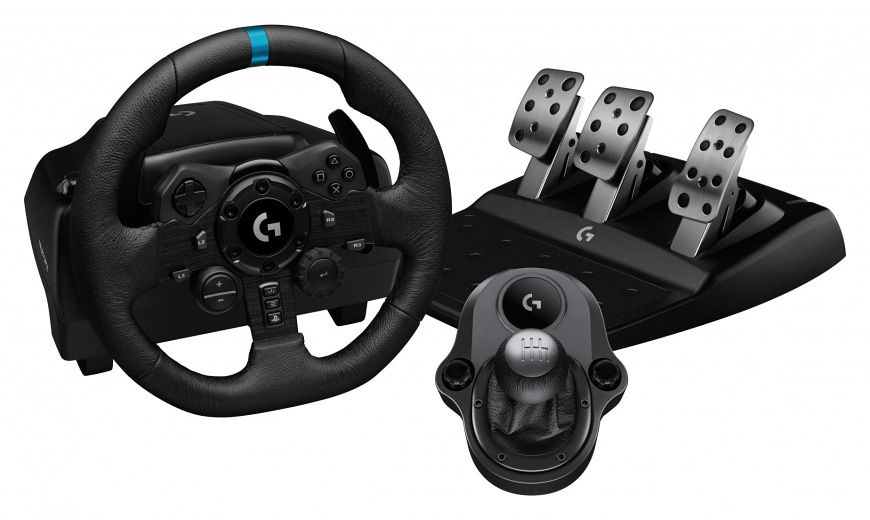 Logitech G923 SE – kompletní závodní set s volantom, kovovými pedály a samostatnou řadicí pákou, zobrazený jako celek na bílém pozadí.