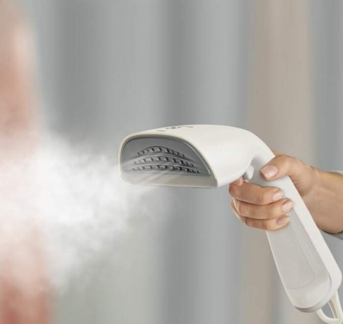 Ruční napařovač oděvů Electrolux Refine 700 E7HS1-6OW bílý