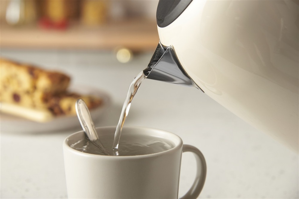 Rychlovarná konvice RUSSELL HOBBS 28510-70 Colours Plus Jasmine krémová Rychlovarná konvice RUSSELL HOBBS 28510-70 Colours Plus Jasmine krémová