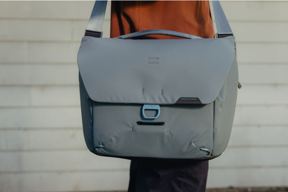 Brašna Peak Design Everyday Messenger 13L (v3) modrá Brašna Peak Design Everyday Messenger 13L (v3) modrá