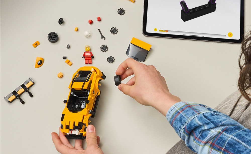 Stavebnice LEGO® Speed Champions 77239 Superauto Porsche 911 GT3 RS Hotové Porsche se díky kompaktním rozměrům snadno vejde na poličku a může rozšířit sbírku závodních aut.