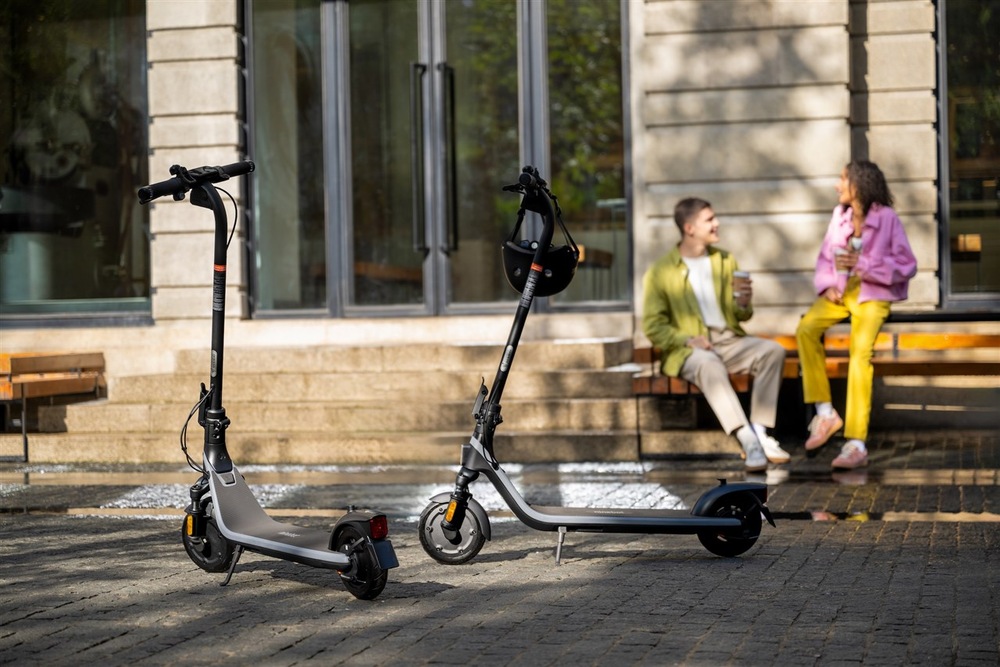 Elektrická koloběžka Segway E2 EII antracitová Elektrická koloběžka Segway E2 EII antracitová