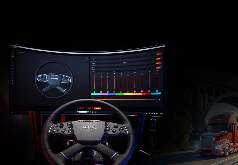 Záběr na volant, za kterým vidíme uživatelské rozhraní ovládacího software Moza Pit House.