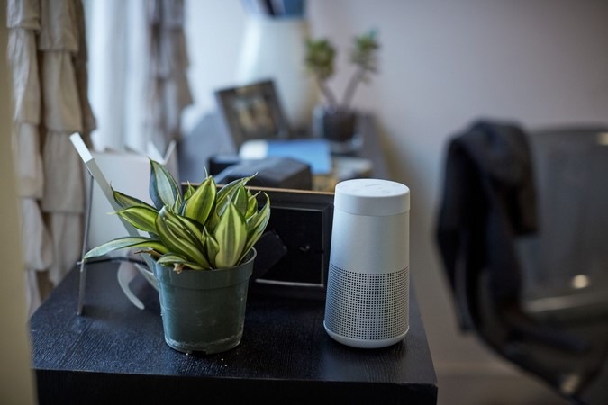 Přenosný reproduktor Bose SoundLink Revolve+ II stříbrný