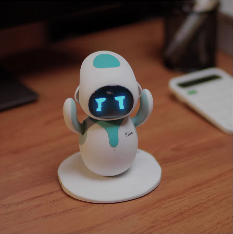 Plačící robot Energize Lab Eilik