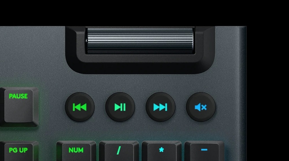 Klávesnice Logitech Gaming G815 Lightsync RGB, Linear, US černá Klávesnice Logitech Gaming G815 Lightsync RGB, Linear, US černá
