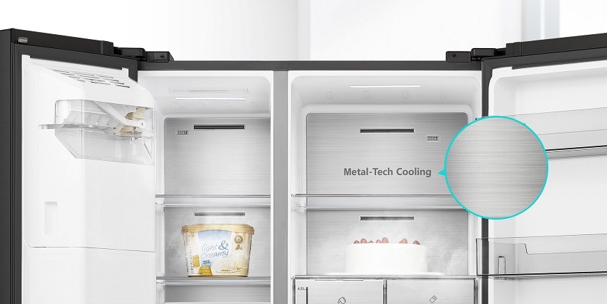 Americká lednice Hisense RS818N4TFC černá Americká chladnička Hisense RS818N4TFC, černá, zadní stěna z nerezové oceli