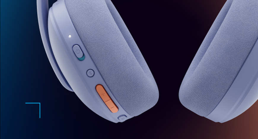 Detail ovládacích tlačítek na náušníku herního headsetu Logitech G325 LIGHTSPEED Wireless