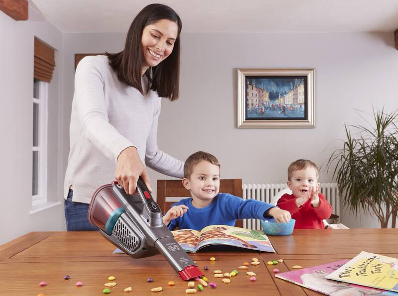 Akumulátorový vysavač Black-Decker Dustbuster SmartTech BHHV520BF