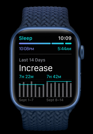 Chytré hodinky Apple Watch Series 7 GPS, 41mm pouzdro z hvězdně bílého hliníku - hvězdně bílý sportovní řemínek Chytré hodinky Apple Watch Series 7 GPS, 41mm pouzdro z hvězdně bílého hliníku - hvězdně bílý sportovní řemínek