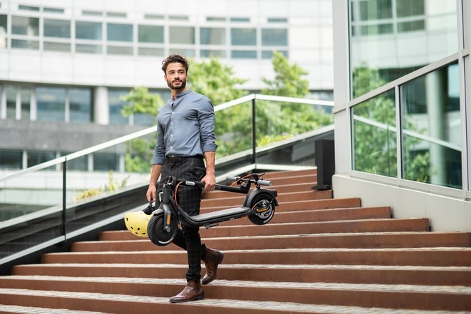 Elektrická koloběžka Ninebot by Segway Kickscooter F25E Elektrická koloběžka Ninebot by Segway Kickscooter F25E