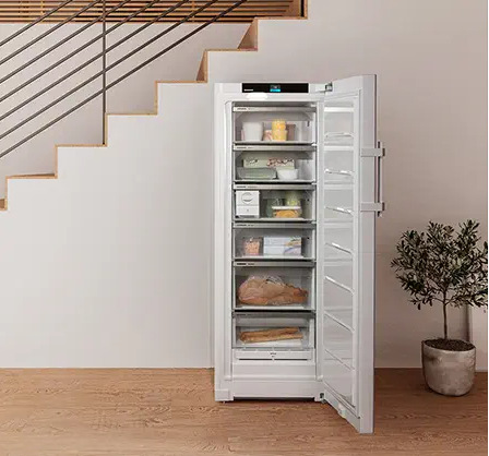 Mraznička Liebherr Peak FNc 5076 bílá