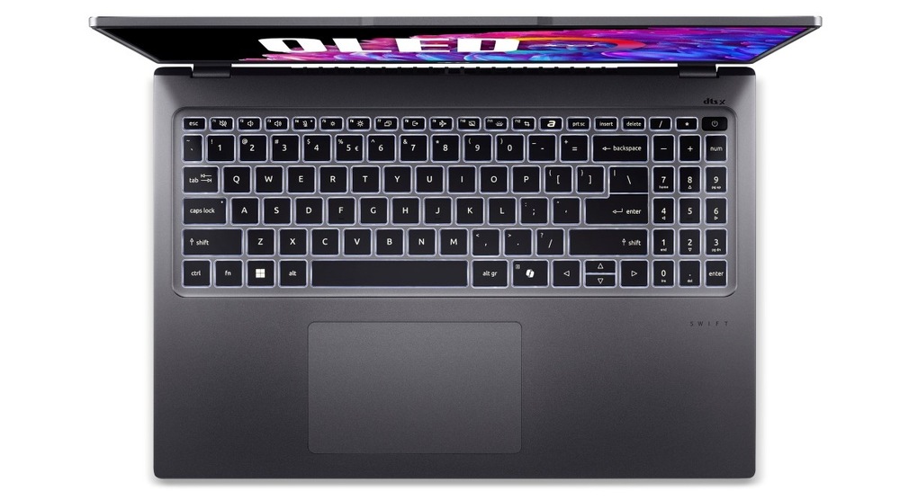 Pohled shora na klávesnici notebooku Acer Swift Go 16 (SFG16-72-598D) 