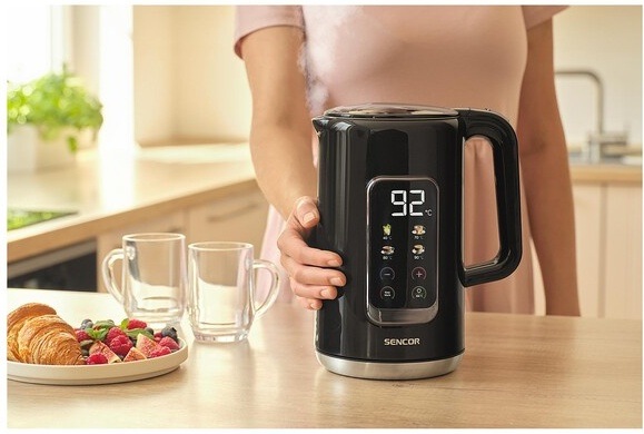 Rychlovarná konvice Sencor SWK 0951BK černá