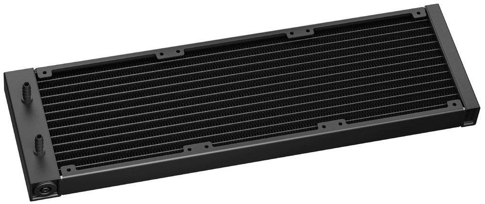 Vodní chladič DeepCool MYSTIQUE 360 černý Na obrázku je černý radiátor vodního chlazení pro počítač. Má dlouhý obdélníkový tvar, husté tenké kovové lamely uprostřed a po straně montážní otvory pro ventilátory nebo uchycení do skříně. Na levé straně jsou vidět dva vývody pro hadice, kterými proudí kapalina. Celek působí robustně, technicky a čistě.