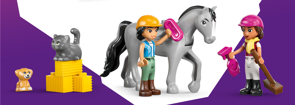 Stavebnice LEGO® Friends 42688 Koňská stáj a jezdecká akademie Štěně a kočka doplňují dvojici koní a rozšiřují možnosti příběhů o zvířatech, péči i přátelství.
