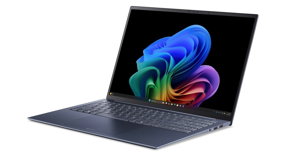 Otevřený a zapnutý notebook Acer Swift Edge 16 AI (SFE16-I51-92L1) otočený doleva