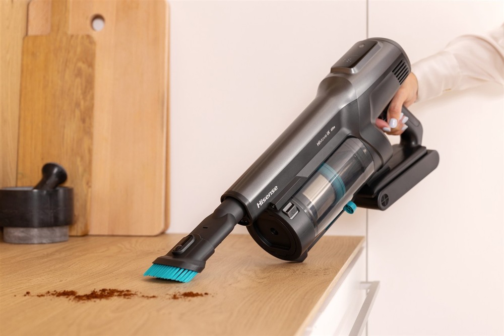Tyčový vysavač Hisense HVC676999DA Hi-Move IX InverterTech šedý Tyčový vysavač Hisense HVC676999DA Hi-Move IX InverterTech v detailu