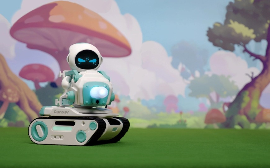 Robot Eilik jedoucí v tanku Energize Lab Panxer
