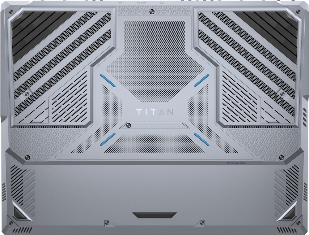 Notebook MSI Titan 18 HX A2WJ-1286CZ černý Detal spodní strany laptopu MSI Titan 18 HX s rozsáhlým systémem chlazení a ventilačními otvory