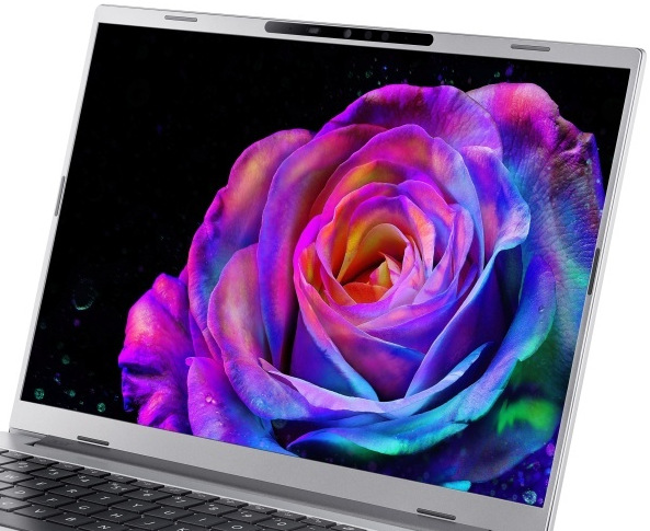 Detail růže s mnoha barevnými odstíny na displeji notebooku Acer Aspire 14 AI