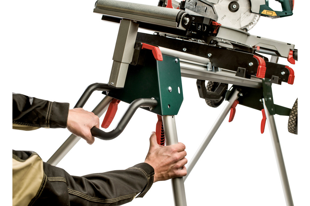 Stůl pro pily Metabo KSU 401 629006000 Stůl pro pily Metabo KSU 401 629006000 má variabilní délku 168 až 400 cm