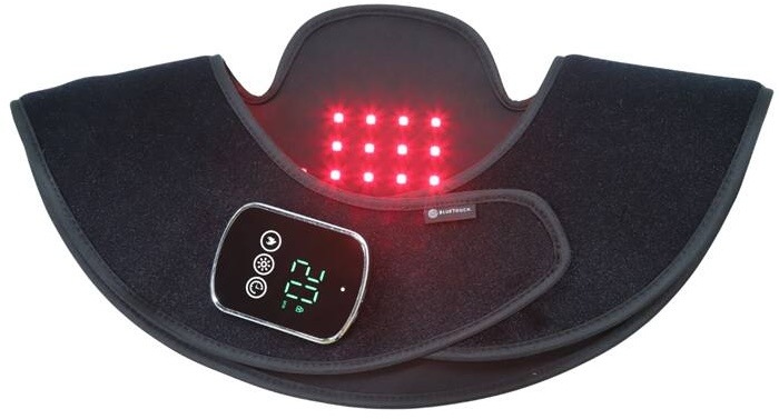 Černý neoprenový pás pro LED terapii krku a šíje Bluetouch U1283 na bílém pozadí 