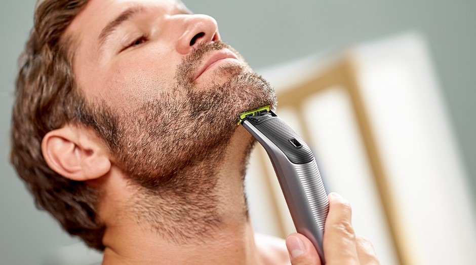 Zastřihovač vousů Philips OneBlade Pro QP6620/20 Face + Body černý Zastřihovač vousů Philips OneBlade Pro QP6620/20 Face + Body černý