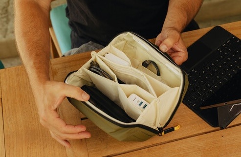 Pouzdro Peak Design Tech Pouch 2L khaki Pouzdro Peak Design Tech Pouch 2L khaki