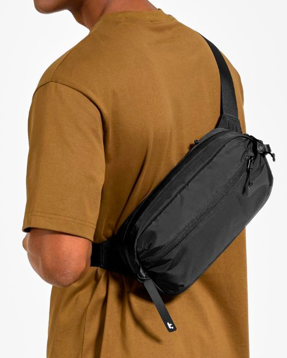 Taška přes rameno tomtoc Aviator - T33 Chest Bag L - černá